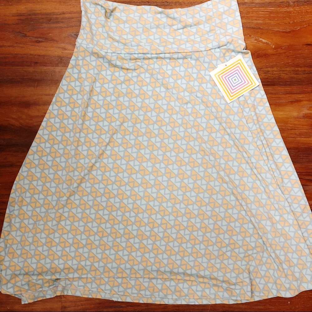 LulaRoe Azure style medium skirt